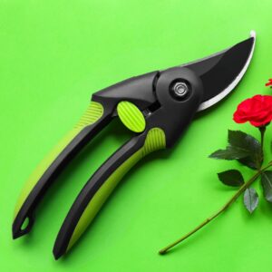 Ellen Sharp Bypass Pruning Shear